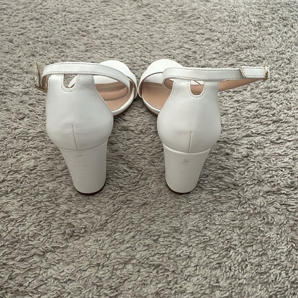 High Heels - Picture 2 of 6